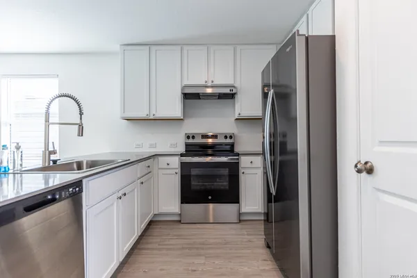 $1,500 | 8418 Purple Sapphire, San Antonio, TX 78263