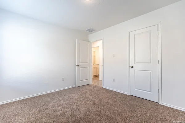 $1,500 | 8418 Purple Sapphire, San Antonio, TX 78263