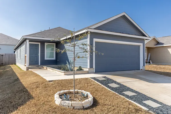 $1,500 | 8418 Purple Sapphire, San Antonio, TX 78263