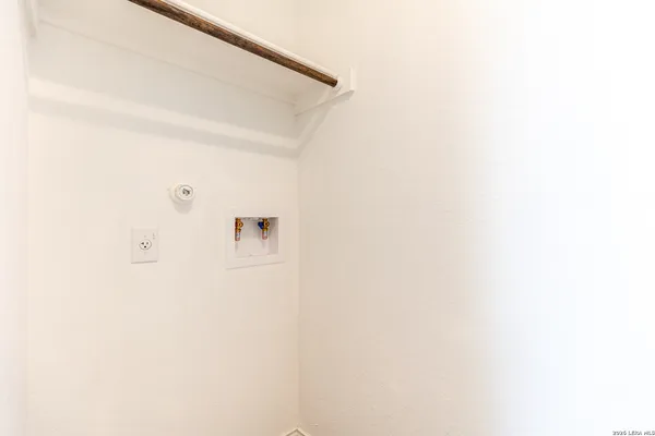 $1,500 | 8418 Purple Sapphire, San Antonio, TX 78263