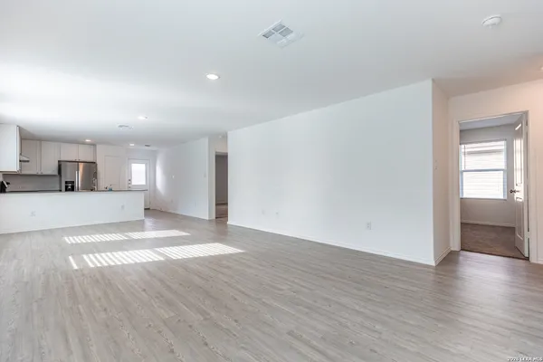 $1,500 | 8418 Purple Sapphire, San Antonio, TX 78263