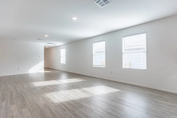 $1,500 | 8418 Purple Sapphire, San Antonio, TX 78263