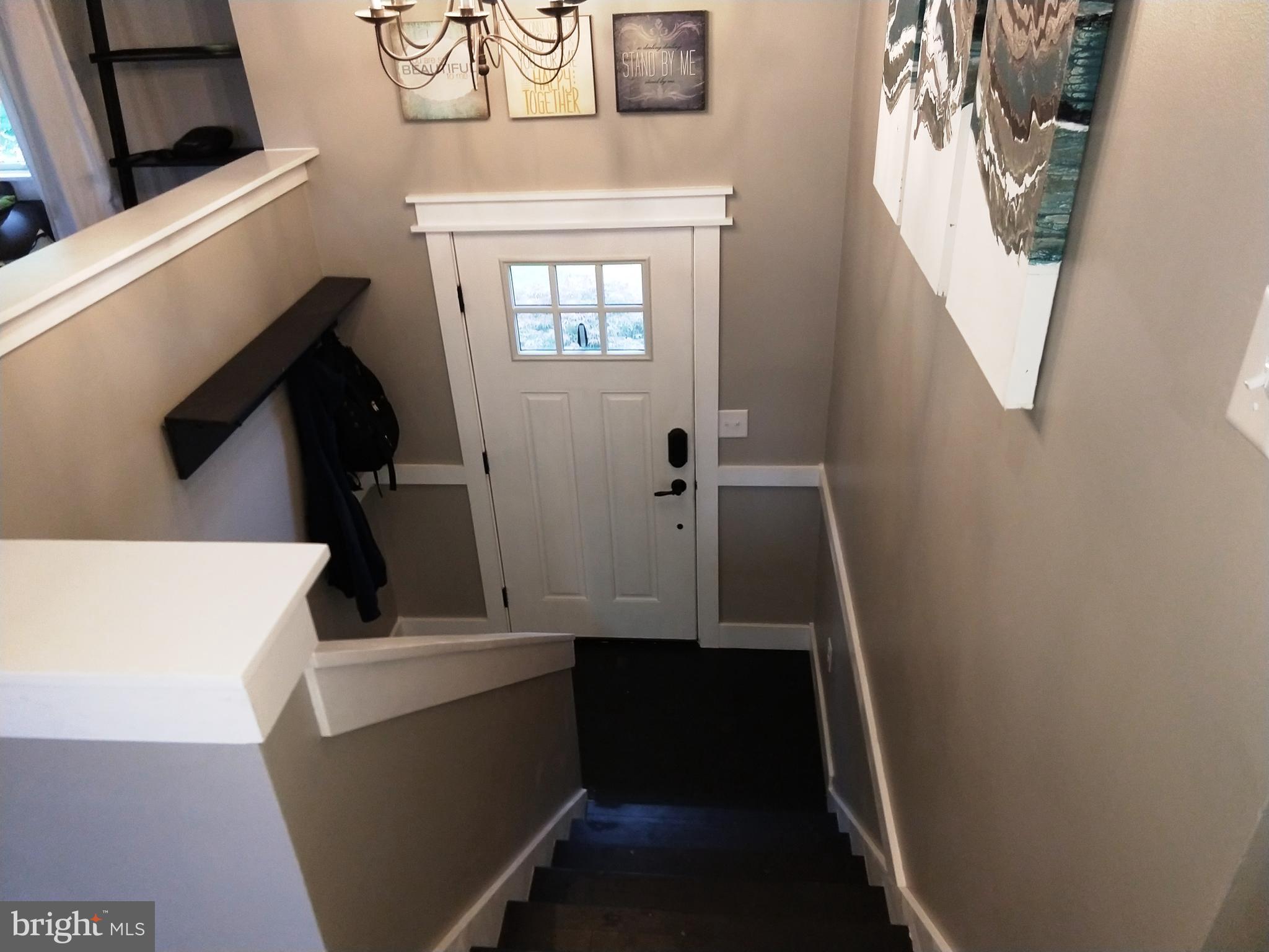 31 Hayloft Road Denver, PA 17517 - Photo 2 of 22 Foyer Entrance