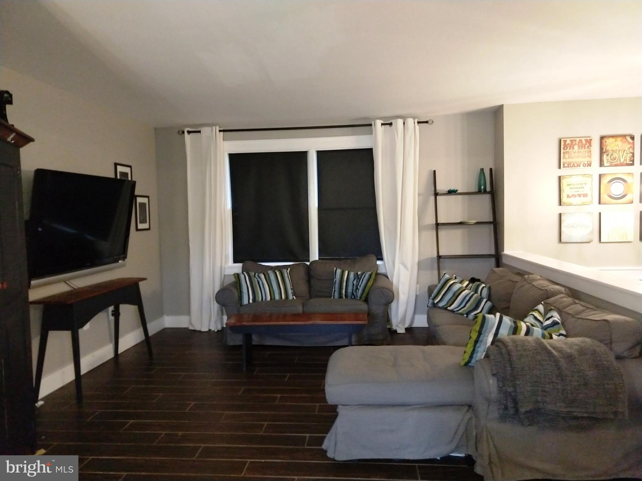 31 Hayloft Road Denver, PA 17517 - Photo 4 of 22 Living Room
