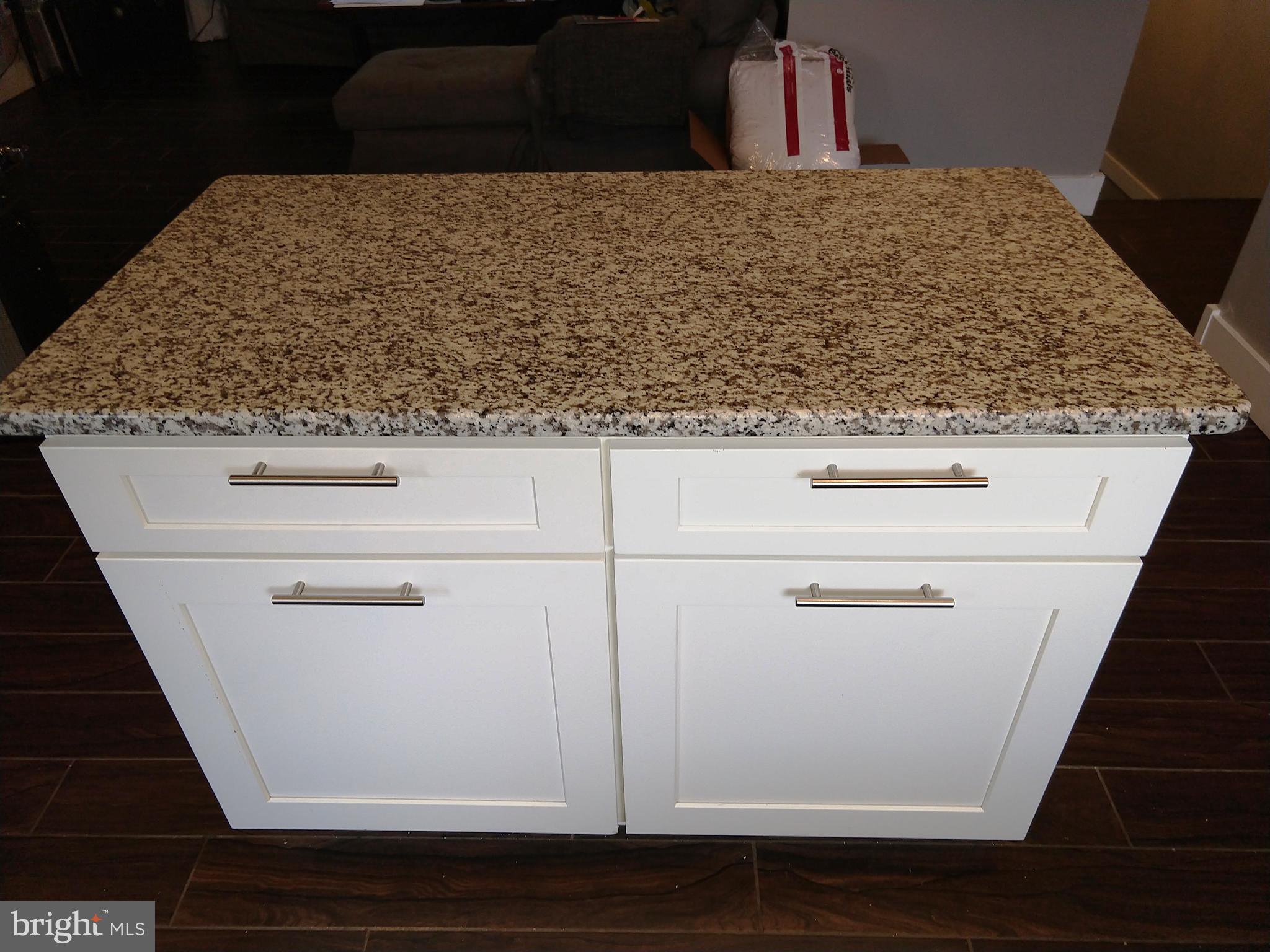 31 Hayloft Road Denver, PA 17517 - Photo 9 of 22 Kitchen Island