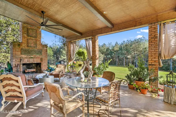 $990,000 | 410 Cole Road, Mendenhall, MS 39114