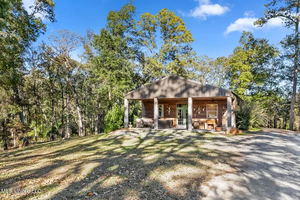 $990,000 | 410 Cole Road, Mendenhall, MS 39114