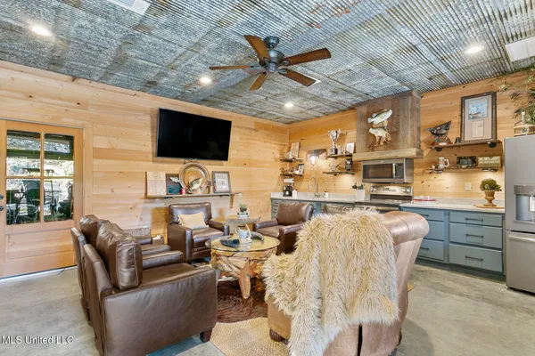 $990,000 | 410 Cole Road, Mendenhall, MS 39114