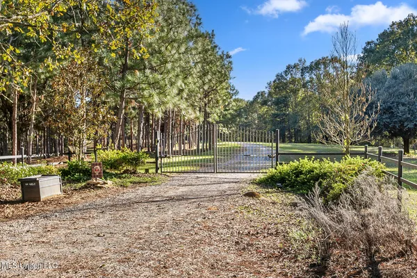 $990,000 | 410 Cole Road, Mendenhall, MS 39114