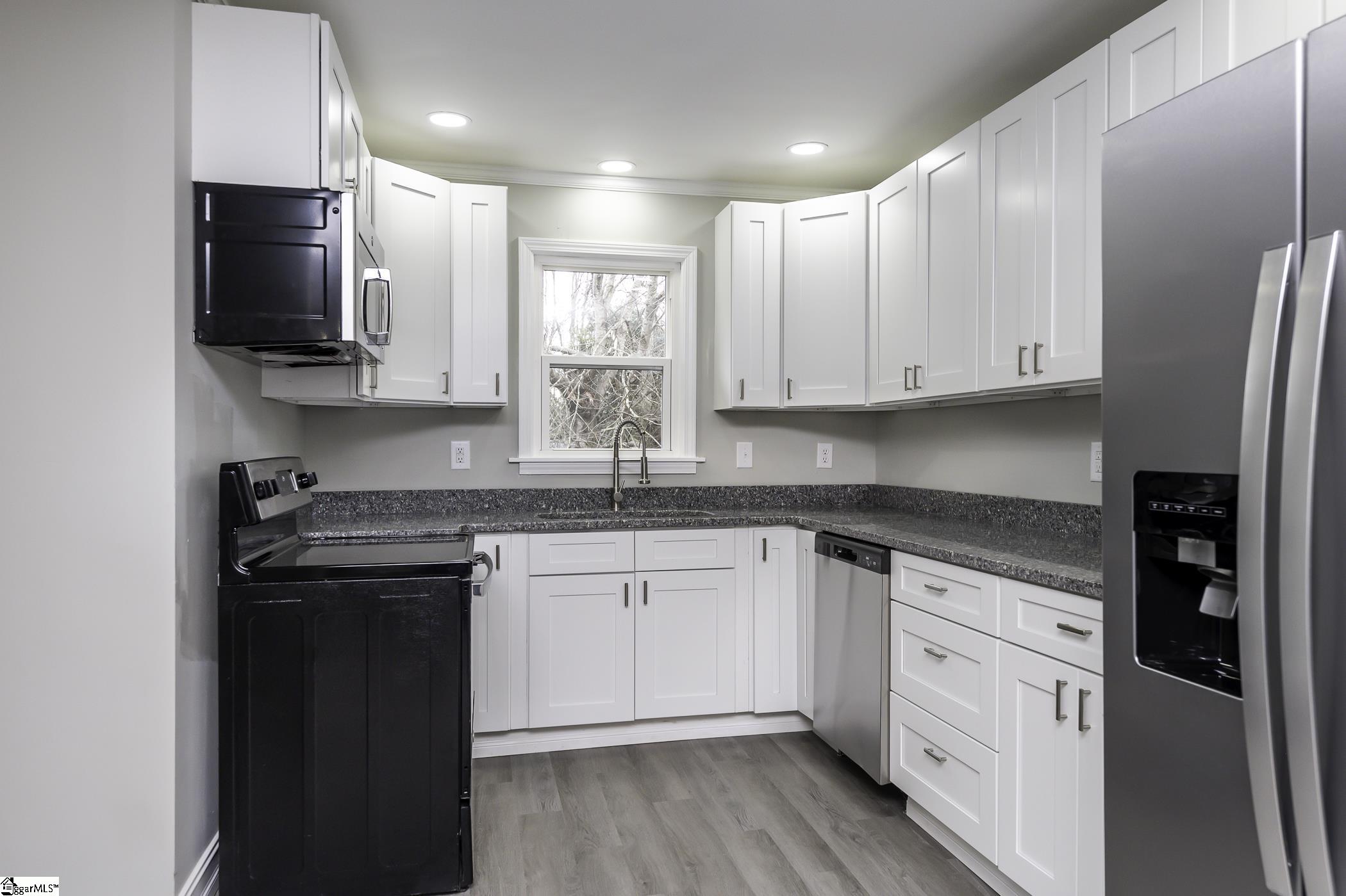 111 Bates Road Marietta, SC 29661 - Photo 7 of 24