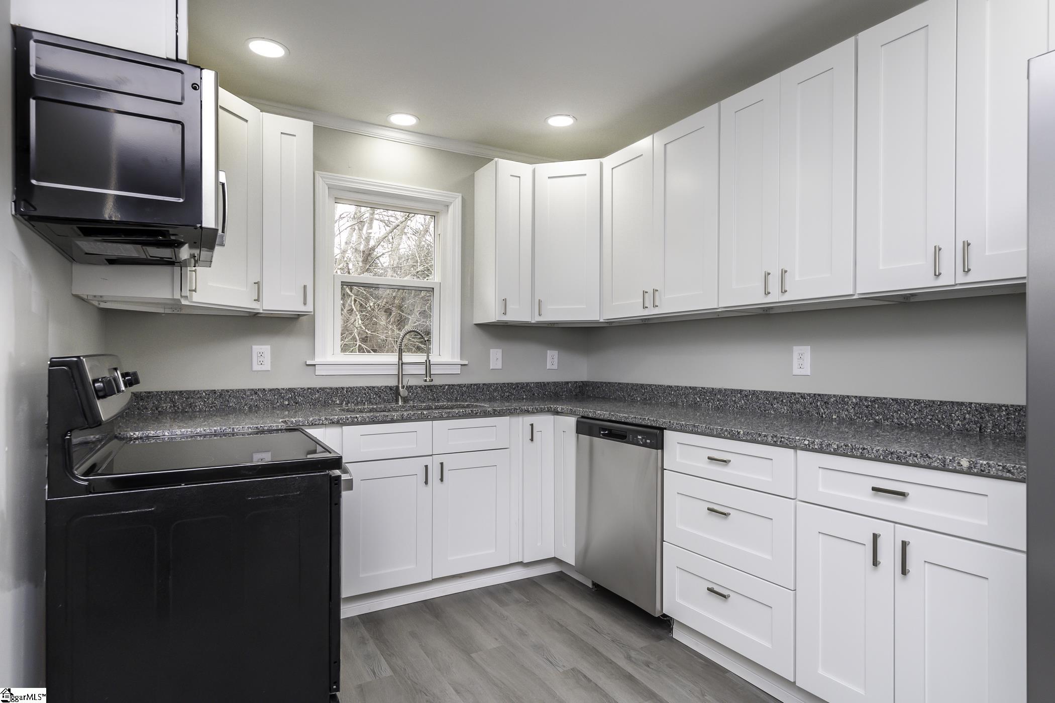 111 Bates Road Marietta, SC 29661 - Photo 8 of 24