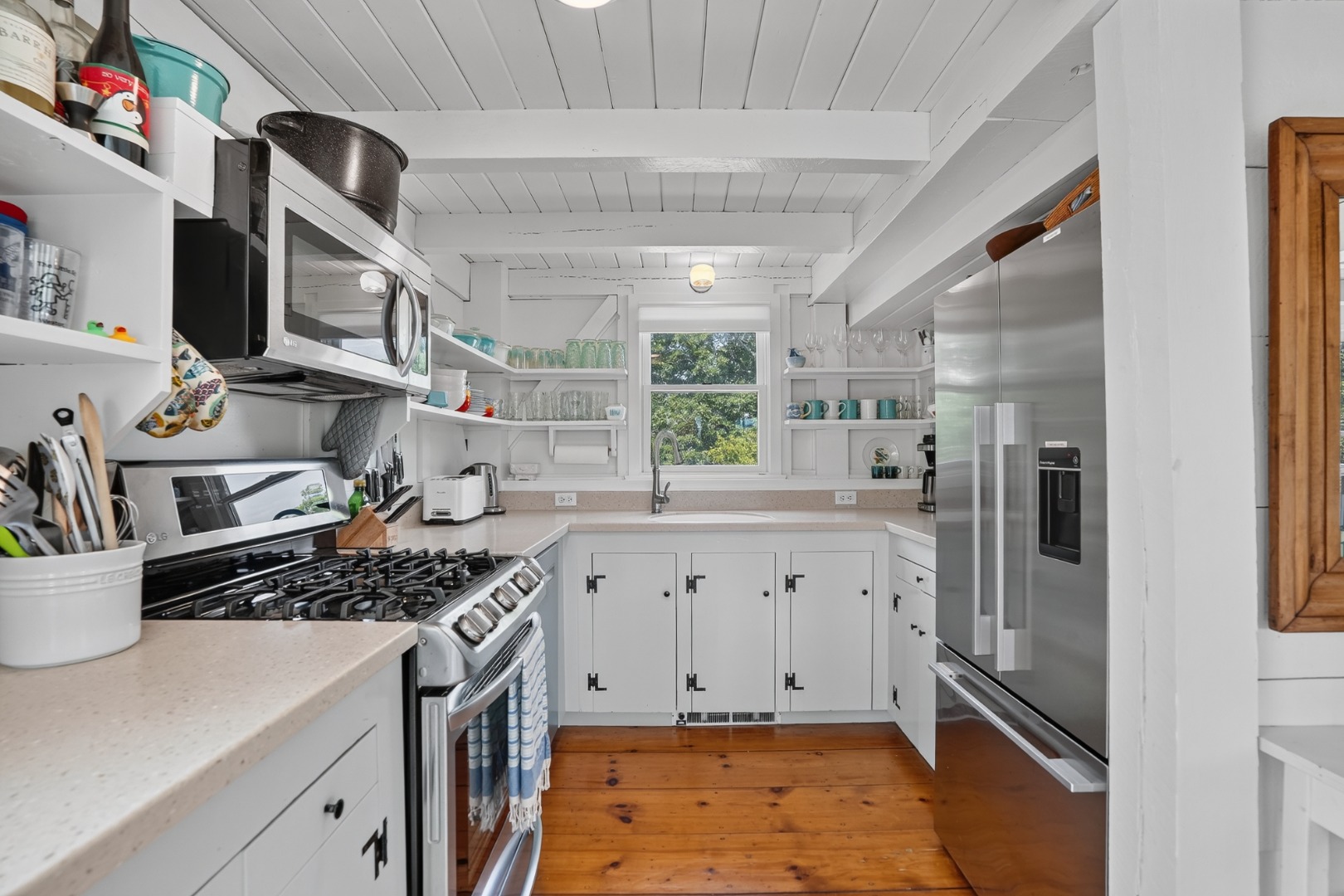 28 Black Point Road Chilmark, MA 02535 - Photo 9 of 56 Everything you need in a compact space.