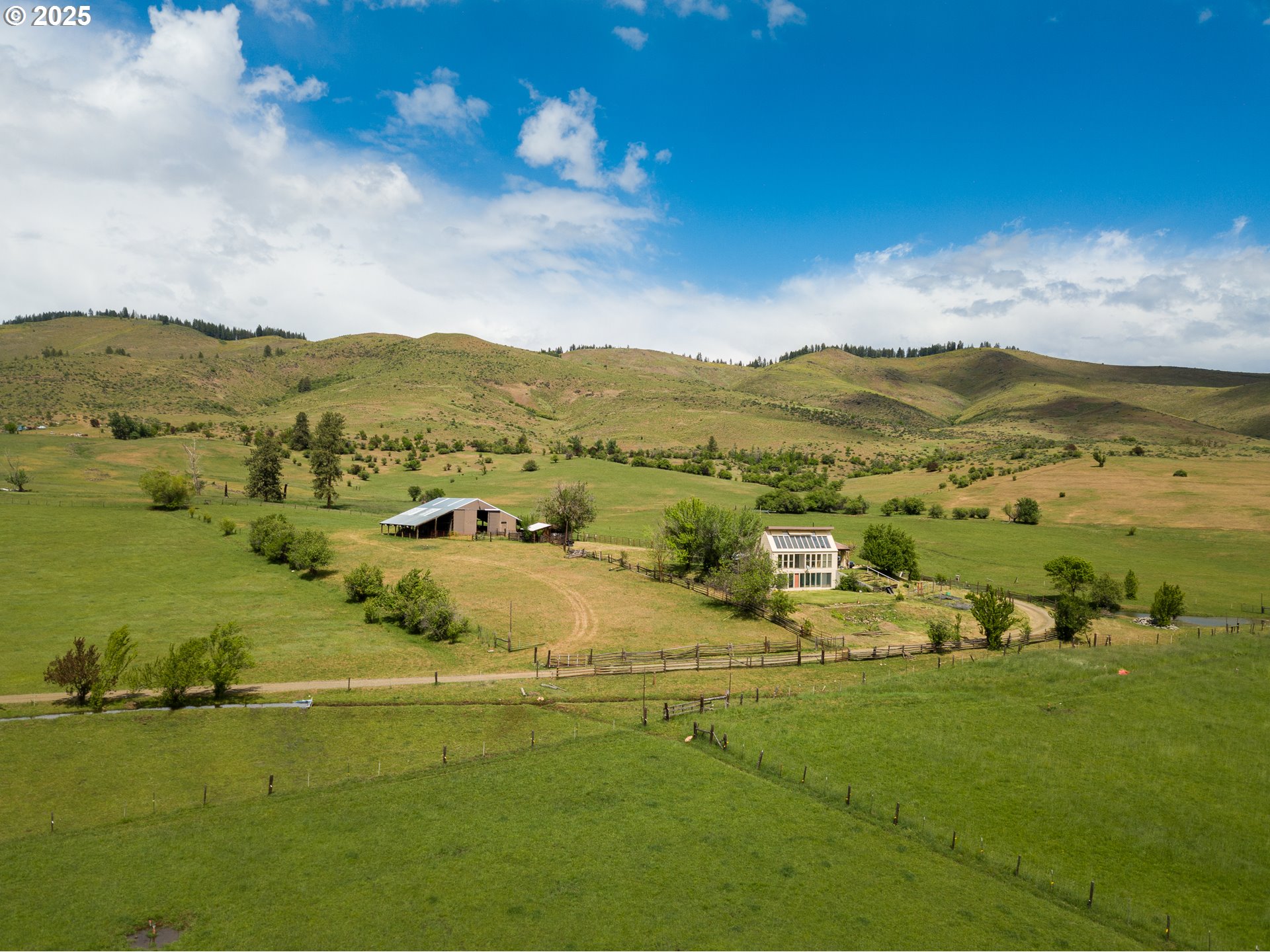 47433 Slaughterhouse Road Halfway, OR 97834 - Photo 7 of 16 a view of a city with an ocean
