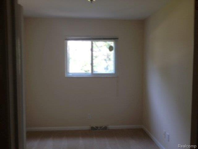 4980 Maybee Road Clarkston, MI 48348 - Photo 10 of 12 photo 2 (Small).JPG