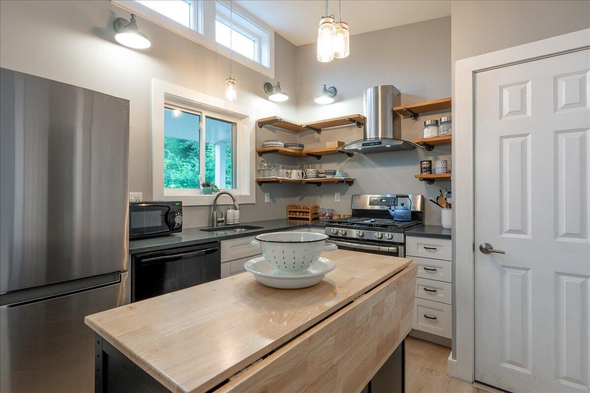 8 Cobb Hill Road Camden, ME 04843 - Photo 5 of 37 02-8 Cobb Hill -3