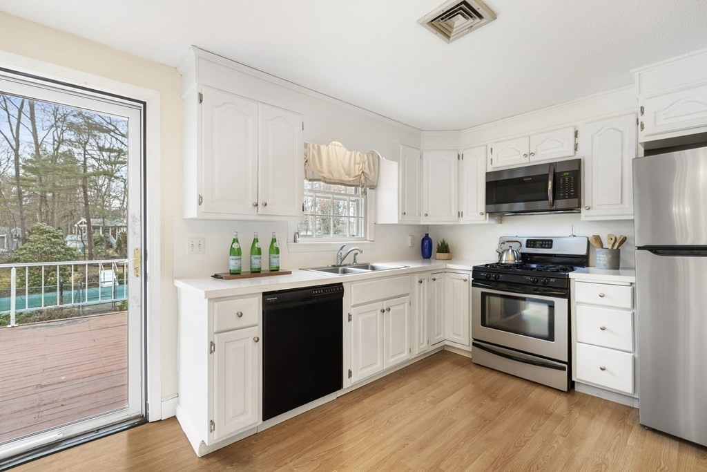72 Alden Road Holliston, MA 01746 - Photo 9 of 34 Gallery Image 9