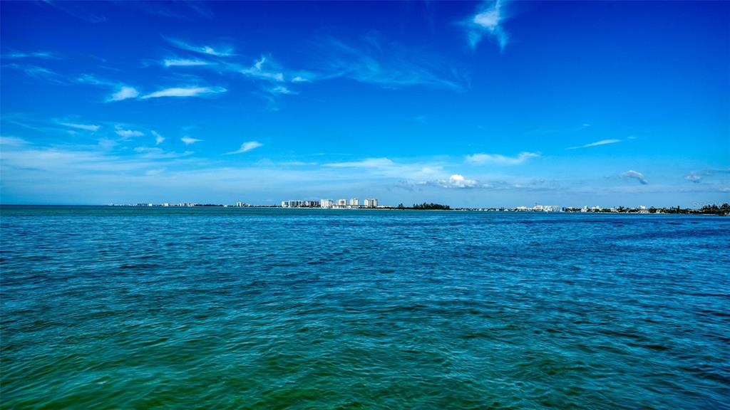 117 Pass Key Road, Unit 117 Sarasota, FL 34242 - Photo 38 of 59 a view of yard with an outdoor space