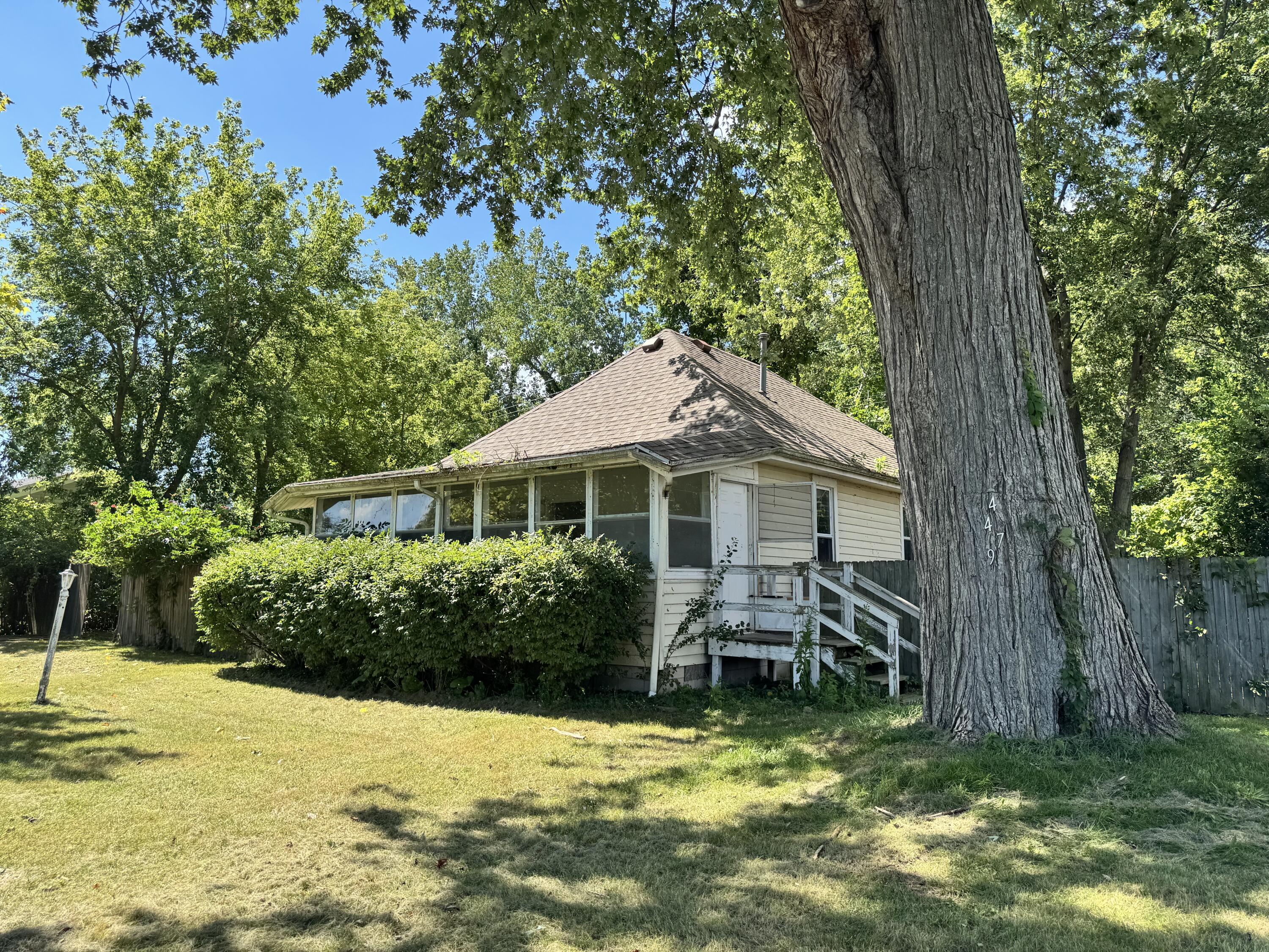 4479 Sycamore Road Newport, MI 48166 - Photo 1 of 27 IMG_2339