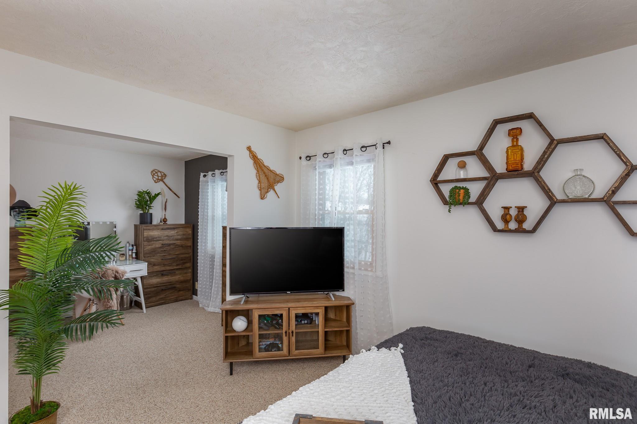 5827 93rd Avenue West Taylor Ridge, IL 61284 - Photo 17 of 31 Gallery Image 17
