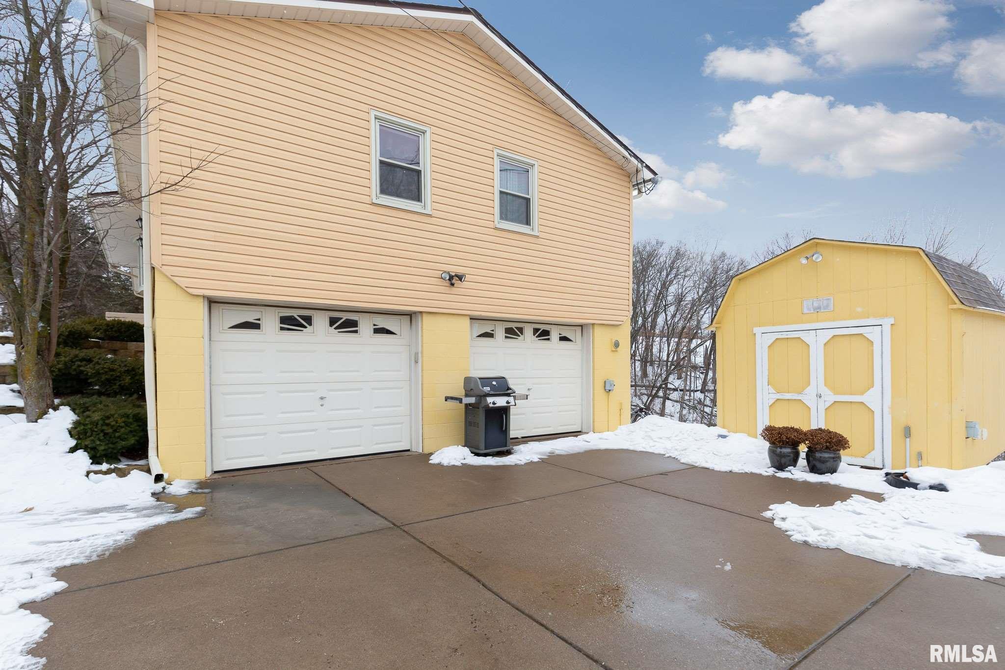 5827 93rd Avenue West Taylor Ridge, IL 61284 - Photo 3 of 31 Gallery Image 3