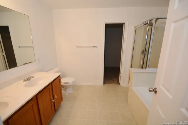 $2,100 | 241 Stampede, Schertz, TX 78154