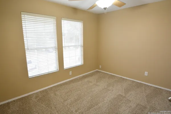 $1,950 | 241 Stampede, Schertz, TX 78154