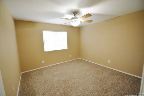 $1,950 | 241 Stampede, Schertz, TX 78154