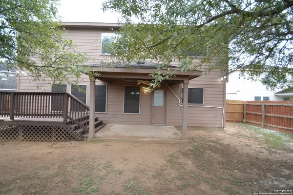 $1,950 | 241 Stampede, Schertz, TX 78154