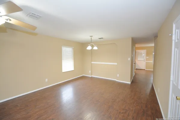 $1,950 | 241 Stampede, Schertz, TX 78154