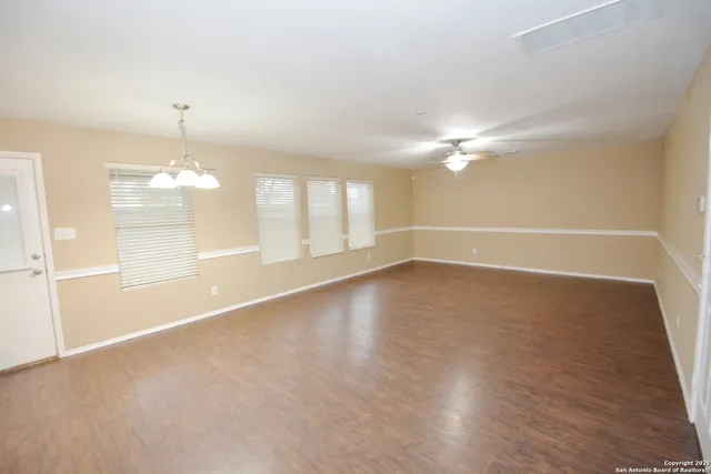 $2,100 | 241 Stampede, Schertz, TX 78154