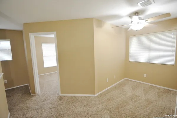 $1,950 | 241 Stampede, Schertz, TX 78154