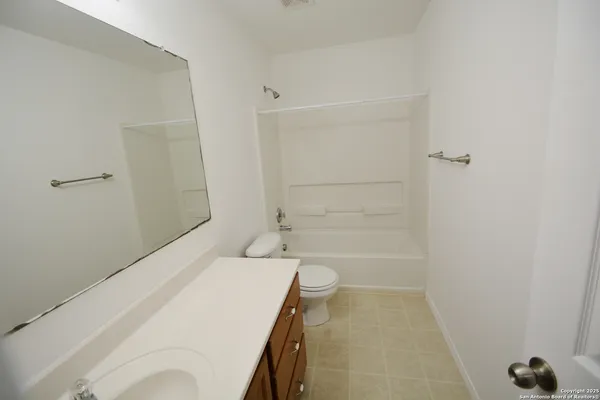 $1,950 | 241 Stampede, Schertz, TX 78154