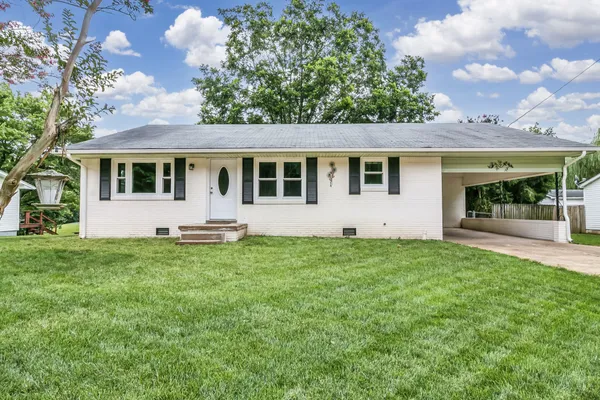 $1,790 | 1013 Madison Street, Paris, TN 38242