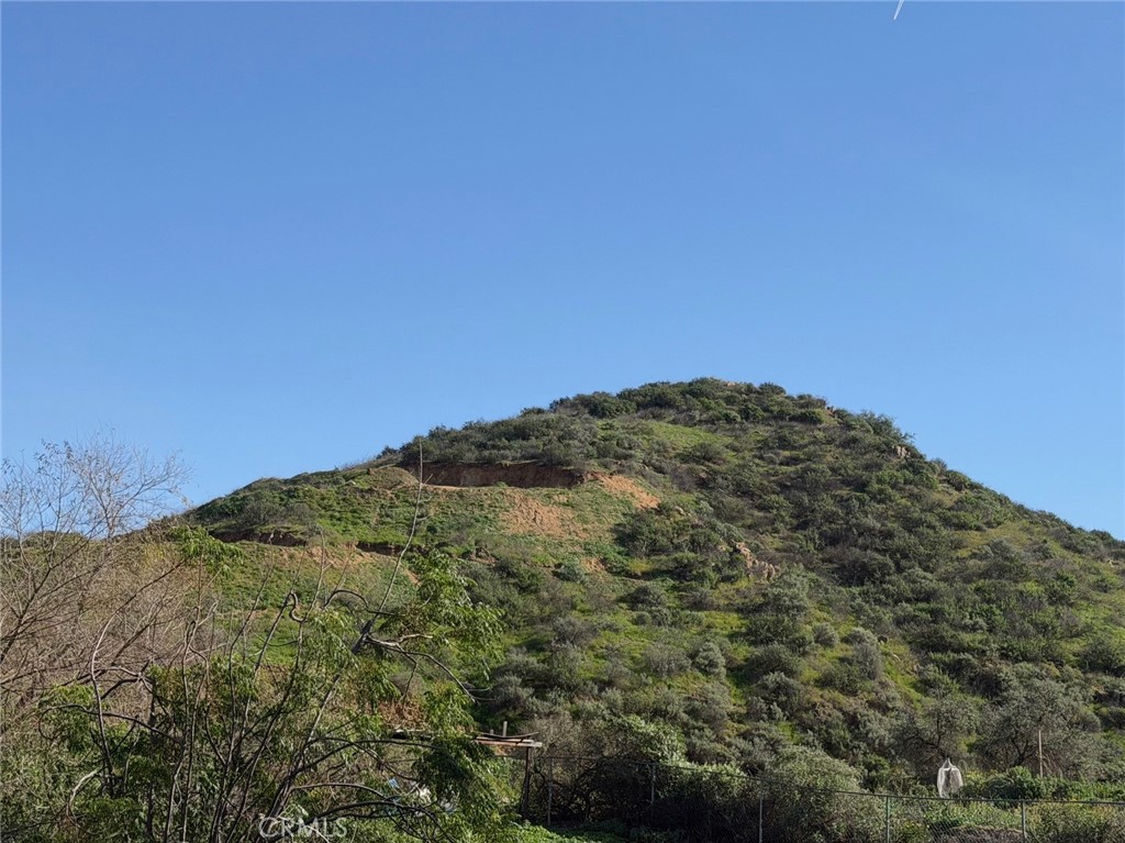 17580 Wicker Way Riverside, CA 92504 - Photo 4 of 7