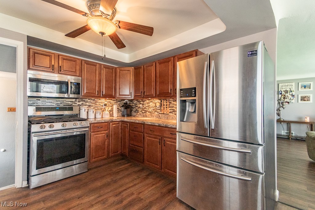 547 Dickerson Road Willowick, OH 44095 - Photo 7 of 38