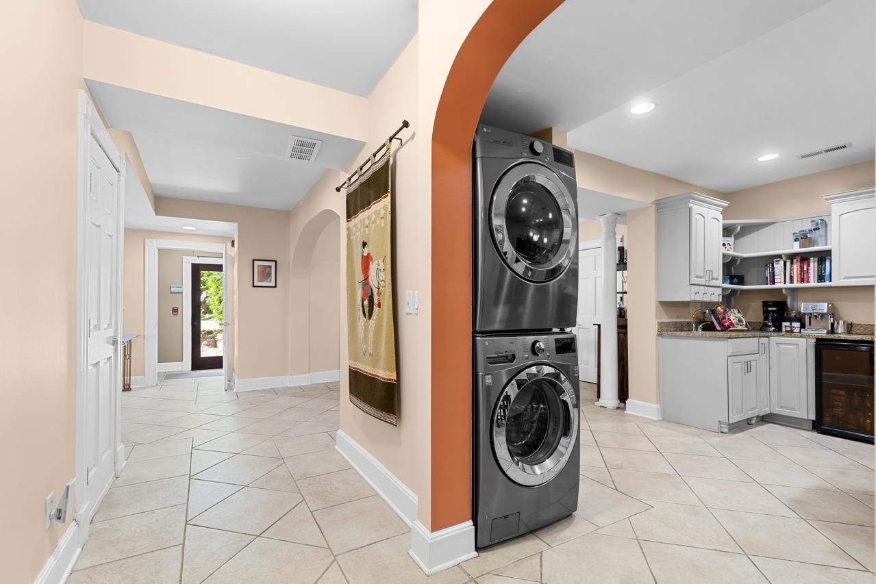 307 Ridgewood Avenue, Unit 4 Minneapolis, MN 55403 - Photo 15 of 24