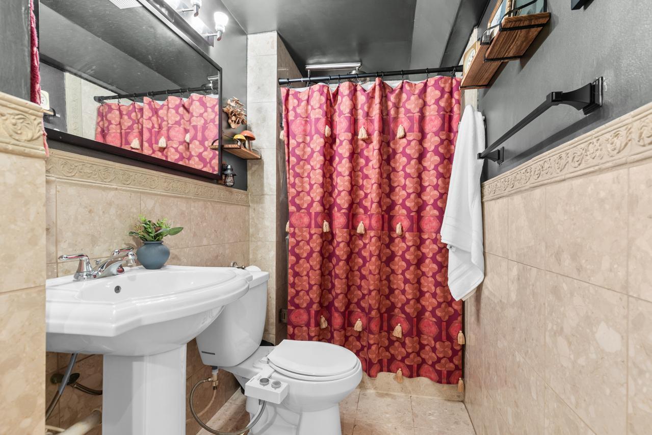 307 Ridgewood Avenue, Unit 4 Minneapolis, MN 55403 - Photo 20 of 24