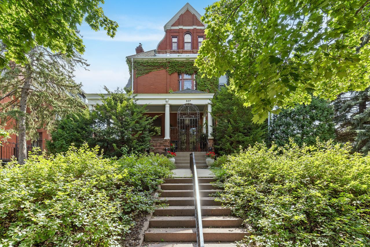 307 Ridgewood Avenue, Unit 4 Minneapolis, MN 55403 - Photo 2 of 24