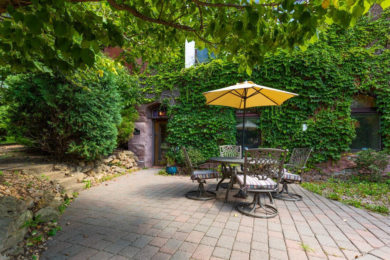 307 Ridgewood Avenue, Unit 4 Minneapolis, MN 55403 - Photo 3 of 24