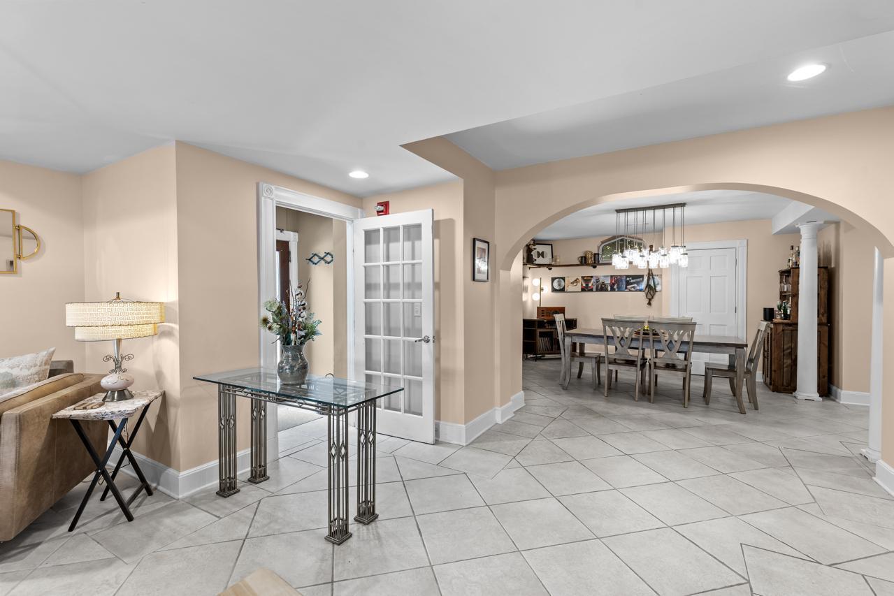 307 Ridgewood Avenue, Unit 4 Minneapolis, MN 55403 - Photo 4 of 24