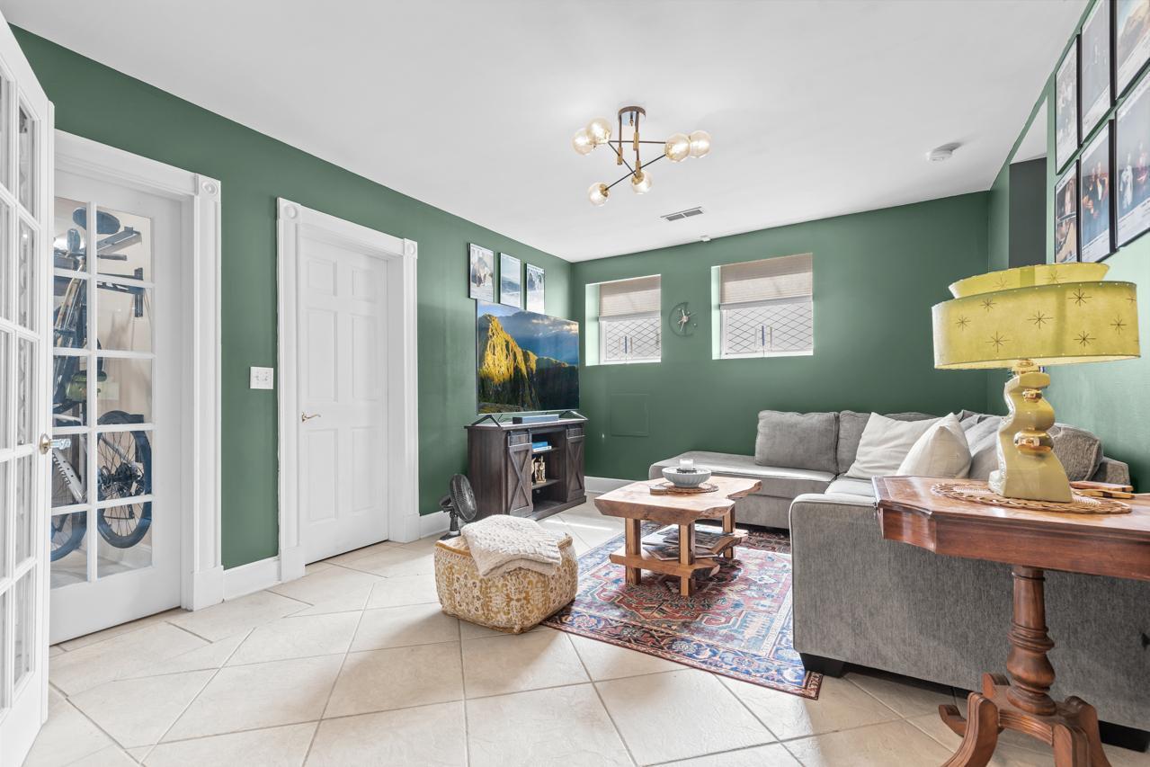 307 Ridgewood Avenue, Unit 4 Minneapolis, MN 55403 - Photo 7 of 24