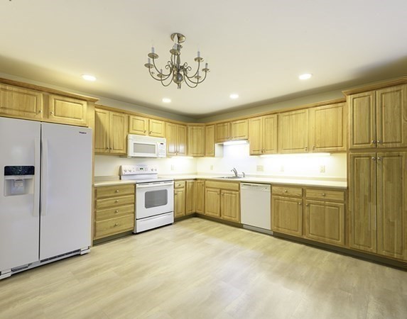 135 Beach Road, Unit B102 Salisbury, MA 01952 - Photo 2 of 27 Gallery Image 2
