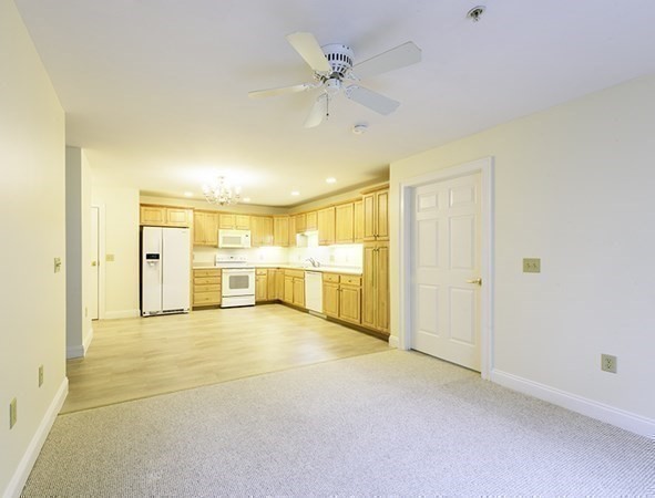 135 Beach Road, Unit B102 Salisbury, MA 01952 - Photo 4 of 27 Gallery Image 4
