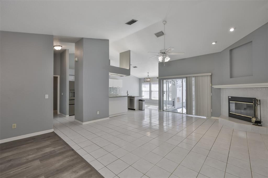 10331 Ashley Oaks Drive Riverview, FL 33578 - Photo 4 of 34