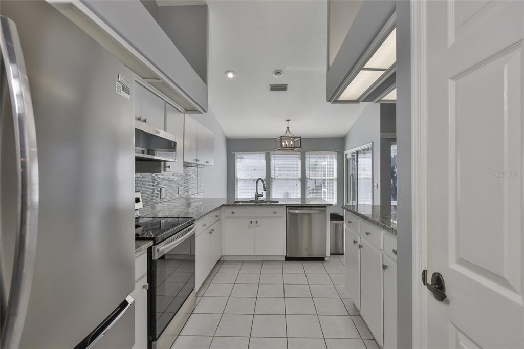 10331 Ashley Oaks Drive Riverview, FL 33578 - Photo 10 of 34