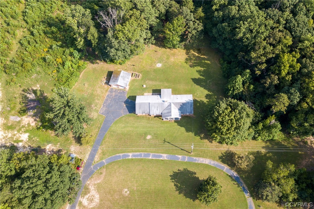 7000 Venable Road Kents Store, VA 23084 - Photo 40 of 45 a view of a fountain in a yard