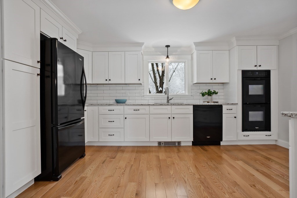 303 High Road Newbury, MA 01951 - Photo 5 of 39 Gallery Image 5