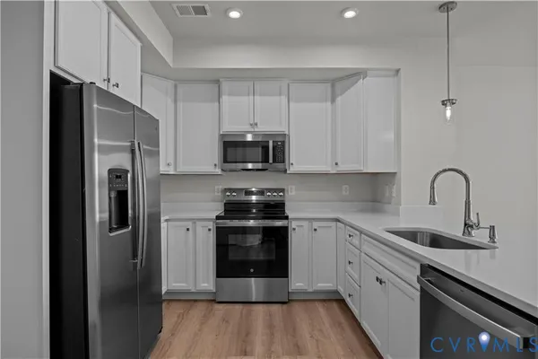 $329,985 | 2830 Calgary Lane, Chester, VA 23831