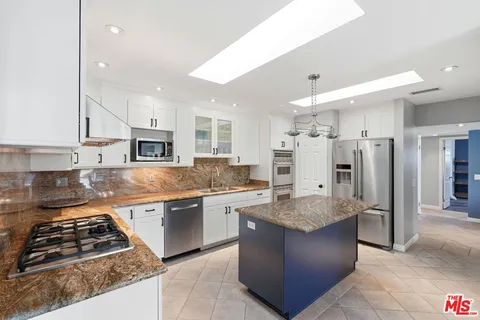 $1,099,000 | 1983 West Oracle Court, Newbury Park, CA 91320