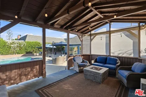 $1,099,000 | 1983 West Oracle Court, Newbury Park, CA 91320